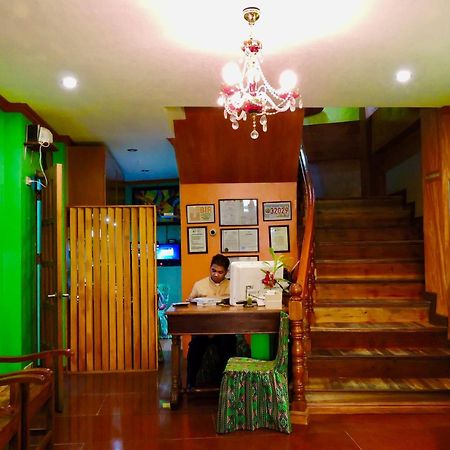 Tinhat Halal حلال Certified Boutique Hotel And Restaurant Davao City Екстериор снимка