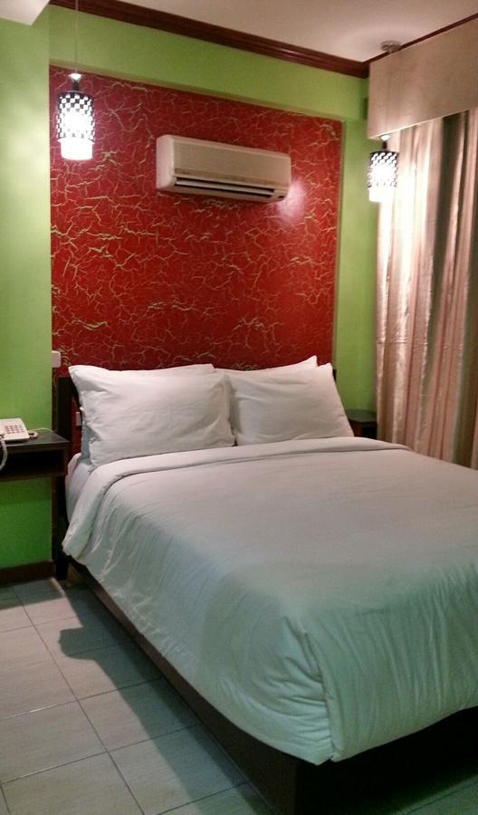 Tinhat Halal حلال Certified Boutique Hotel And Restaurant Davao City Екстериор снимка