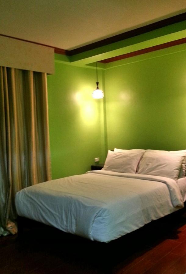Tinhat Halal حلال Certified Boutique Hotel And Restaurant Davao City Екстериор снимка