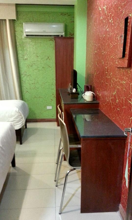 Tinhat Halal حلال Certified Boutique Hotel And Restaurant Davao City Екстериор снимка