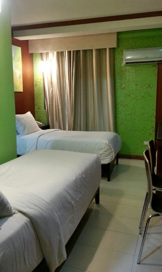 Tinhat Halal حلال Certified Boutique Hotel And Restaurant Davao City Екстериор снимка